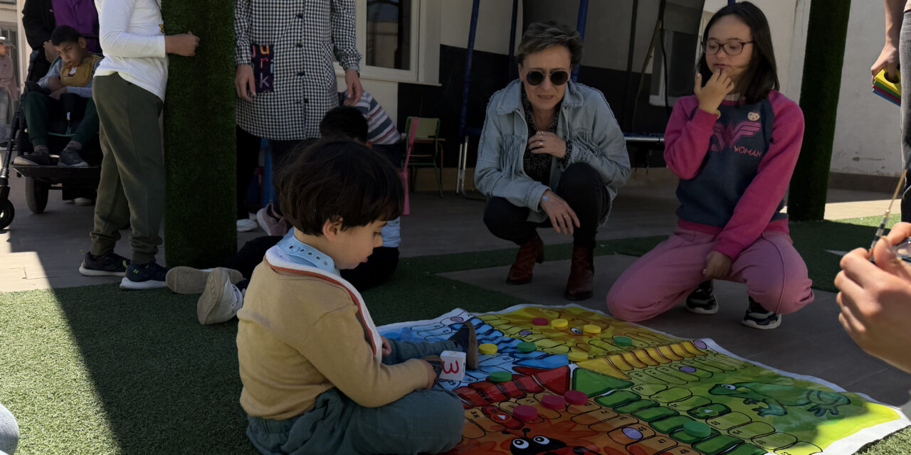 El Ayuntamiento impulsa servicios de conciliación con el CAI, Cáritas y Aspajunide