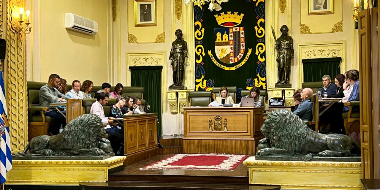 El pleno aprueba las mociones sobre recursos hídricos, carril bici, vivero de empresas y la regularización de inmigrantes