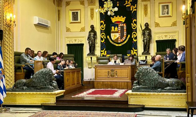 El pleno aprueba las mociones sobre recursos hídricos, carril bici, vivero de empresas y la regularización de inmigrantes