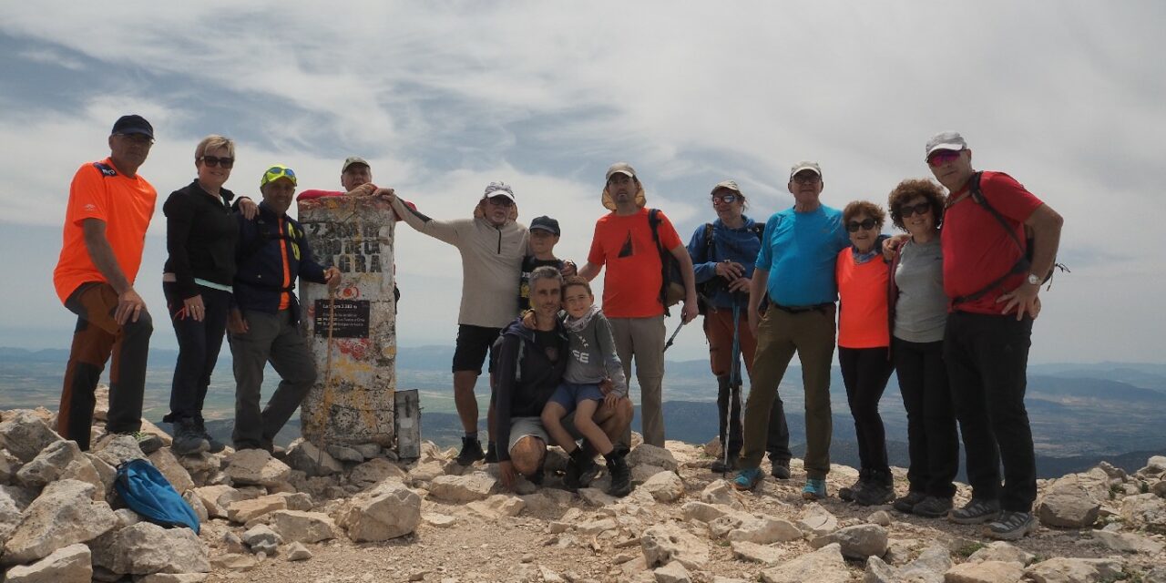 Hinneni realiza una ruta de senderismo que le llevó hasta la cima de La Sagra