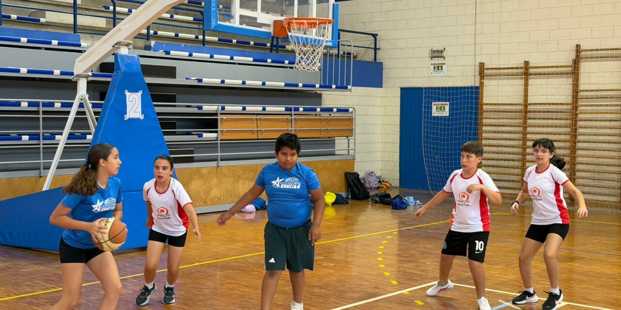 150 estudiantes participan en el torneo escolar de baloncesto
