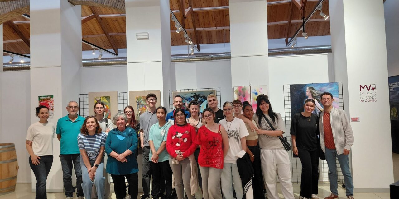 Alumnos de Artes del Arzobispo Lozano visitaron la muestra ‘Metamorfosis’