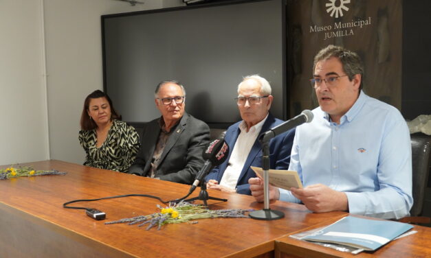 José S. García Martínez expone en el Museo de Etnografía una parte de su obra cerámica “Barro y Memoria”
