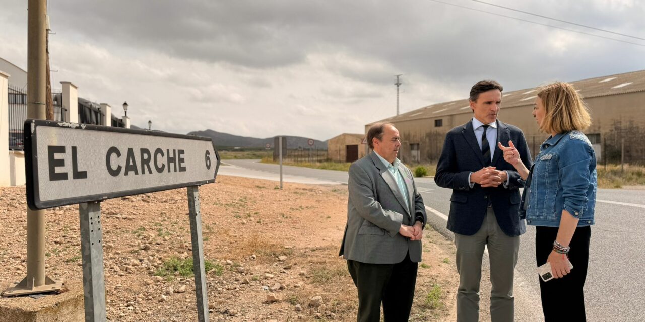 Once constructoras compiten para arreglar el primer tramo de la carretera de El Carche