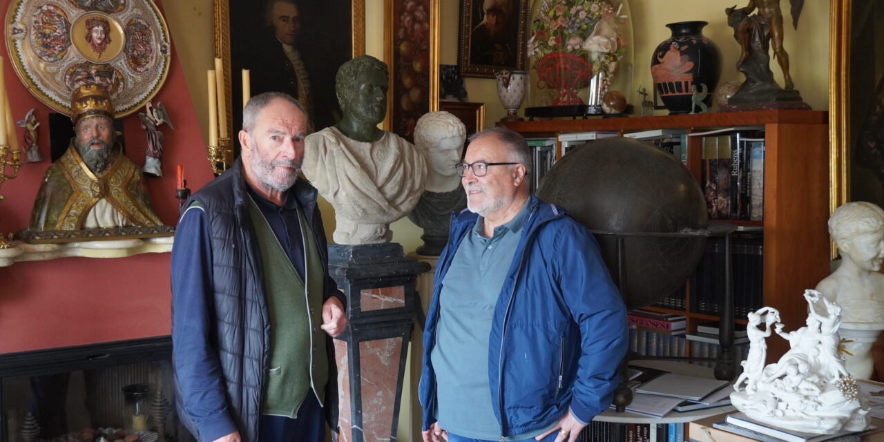 Se recogen firmas para dejar en Jumilla la colección de arte de Evelio Miñano Muñoz