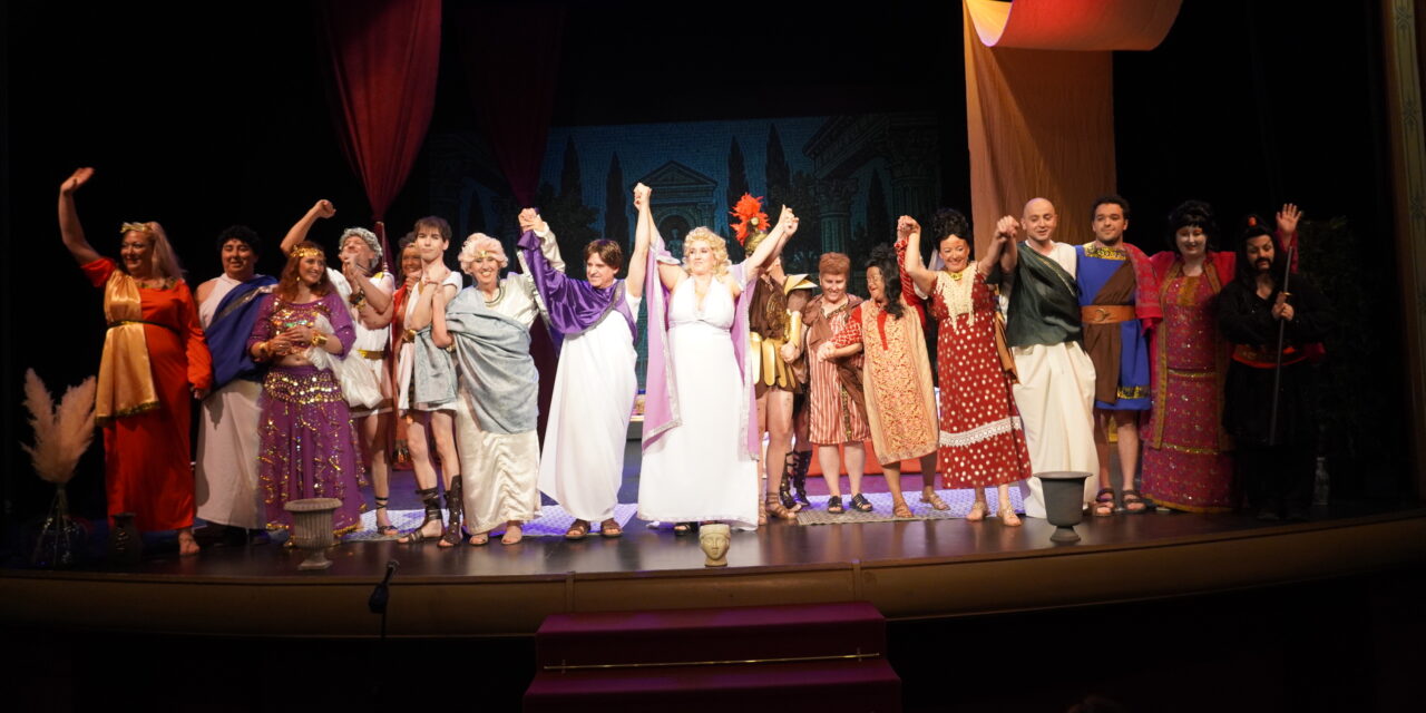 Inestables vuelven a llenar el Teatro Vico con una comedia de corte grecorromana