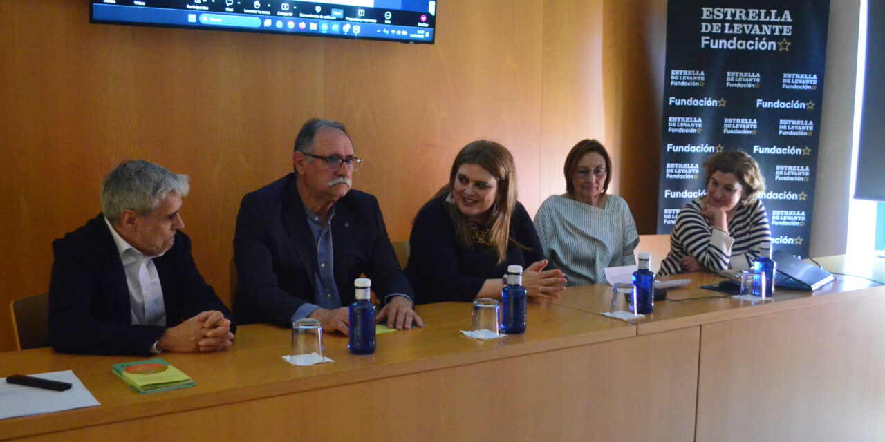 Emiliano Hernández destaca el gran valor del Museo de Jumilla en un seminario en Murcia