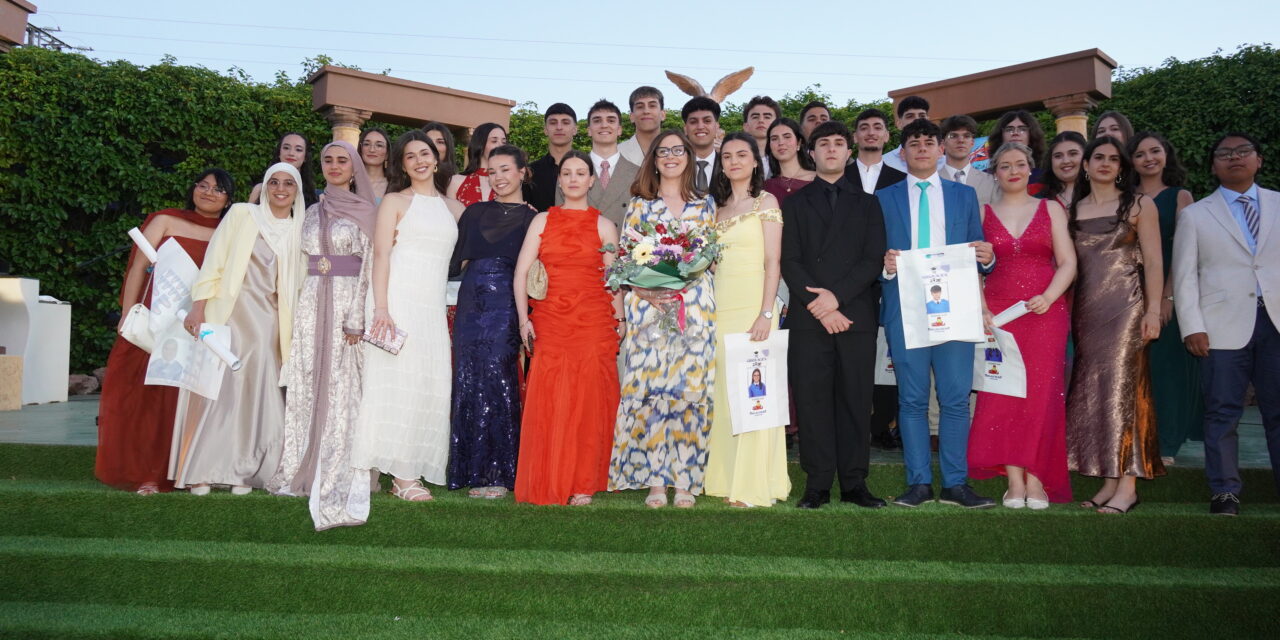 Los alumnos de Bachillerato del IES Arzobispo Lozano reciben sus orlas