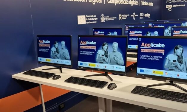 Jumilla combate la brecha digital con talleres gratuitos para mayores