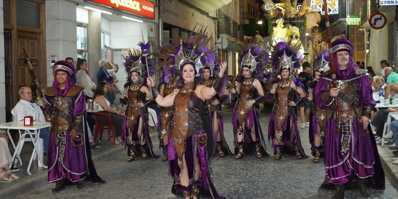 El Gran Desfile de Moros y Cristianos en Jumilla reafirma el crecimiento de la fiesta y consolida así su esplendor