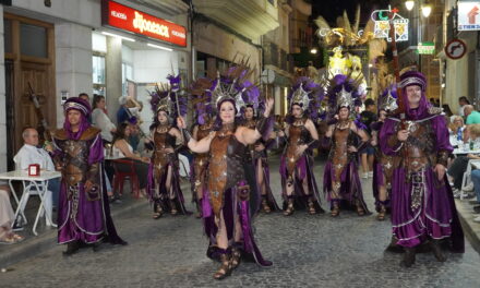 El Gran Desfile de Moros y Cristianos en Jumilla reafirma el crecimiento de la fiesta y consolida así su esplendor