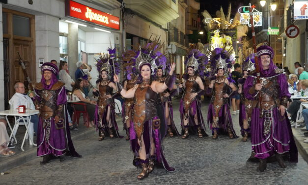 El Gran Desfile de Moros y Cristianos en Jumilla reafirma el crecimiento de la fiesta y consolida así su esplendor