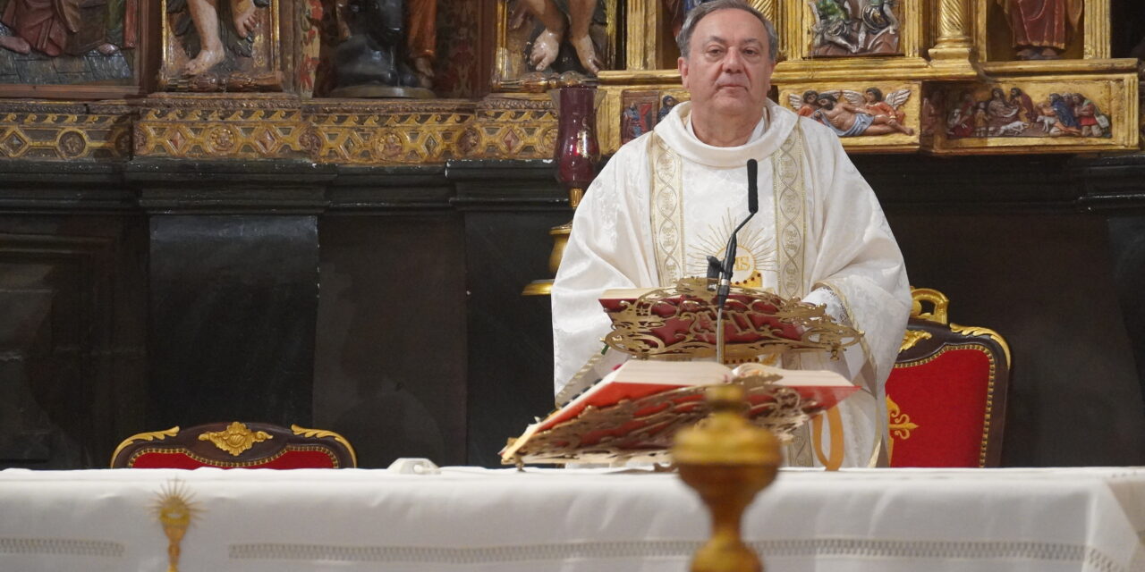 Manuel de la Rosa ha celebrado sus 20 años como sacerdote junto a feligreses y amigos