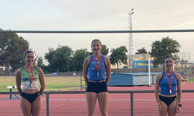 Beatriz Pérez, oro en triple salto y Cari Hernández, bronce en salto de longitud