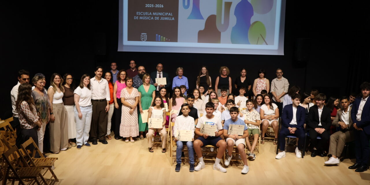La Escuela Municipal y Conservatorio celebran el acto de graduación de sus alumnos