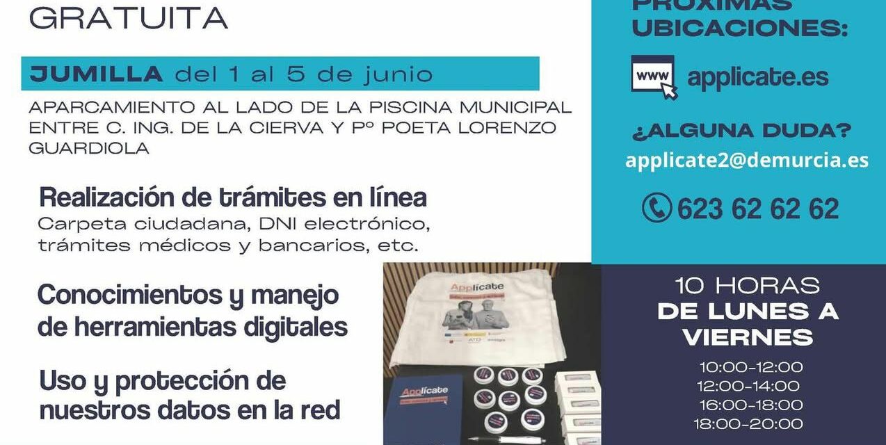 El aula móvil ‘Applícate’ está en Jumilla ofreciendo formación a los usuarios con el objetivo de mejorar habilidades tecnológicas