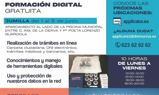 El aula móvil ‘Applícate’ está en Jumilla ofreciendo formación a los usuarios con el objetivo de mejorar habilidades tecnológicas