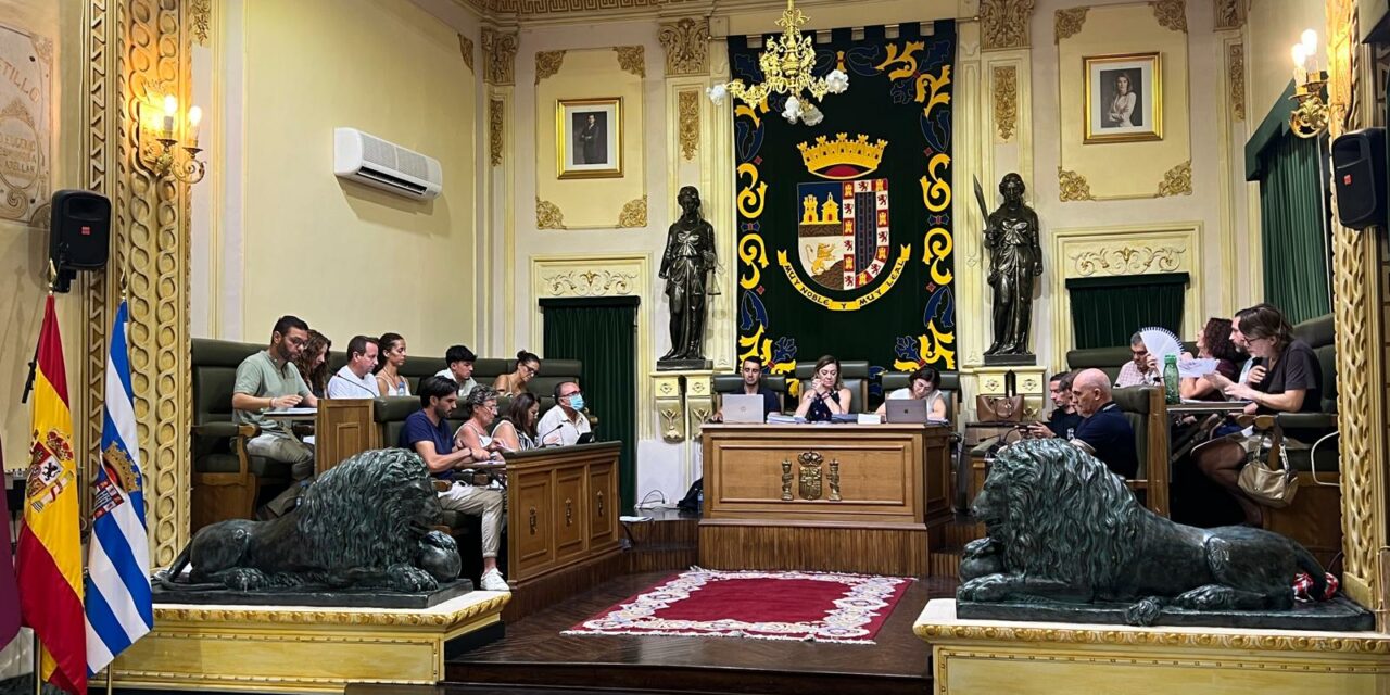 El pleno aprueba las tres mociones presentadas por la oposición y todos los puntos de la sesión
