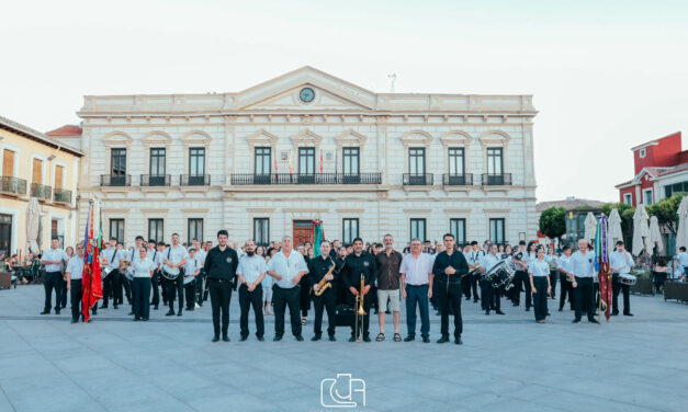 Alcázar de San Juan se rinde a la música de la banda Julián Santos