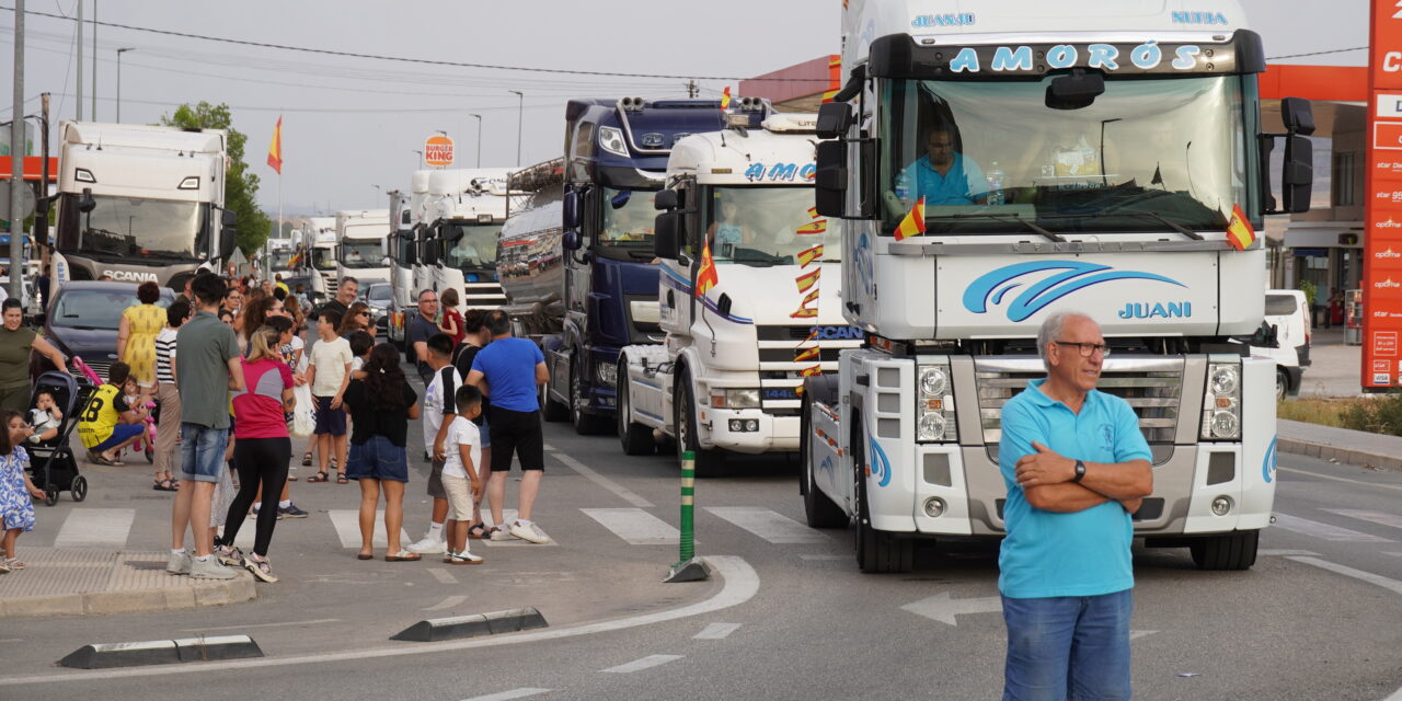 Los conductores ponen el broche a las fiestas en honor a San Cristóbal