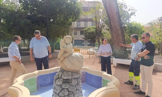 La fuente del Caracol recupera su imagen tras ser rehabilitada y devuelta a su aspecto original