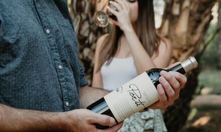 El vino Por Tí 2022 de Bodegas Luzón logra Platino en los Decanter World Wine Awards