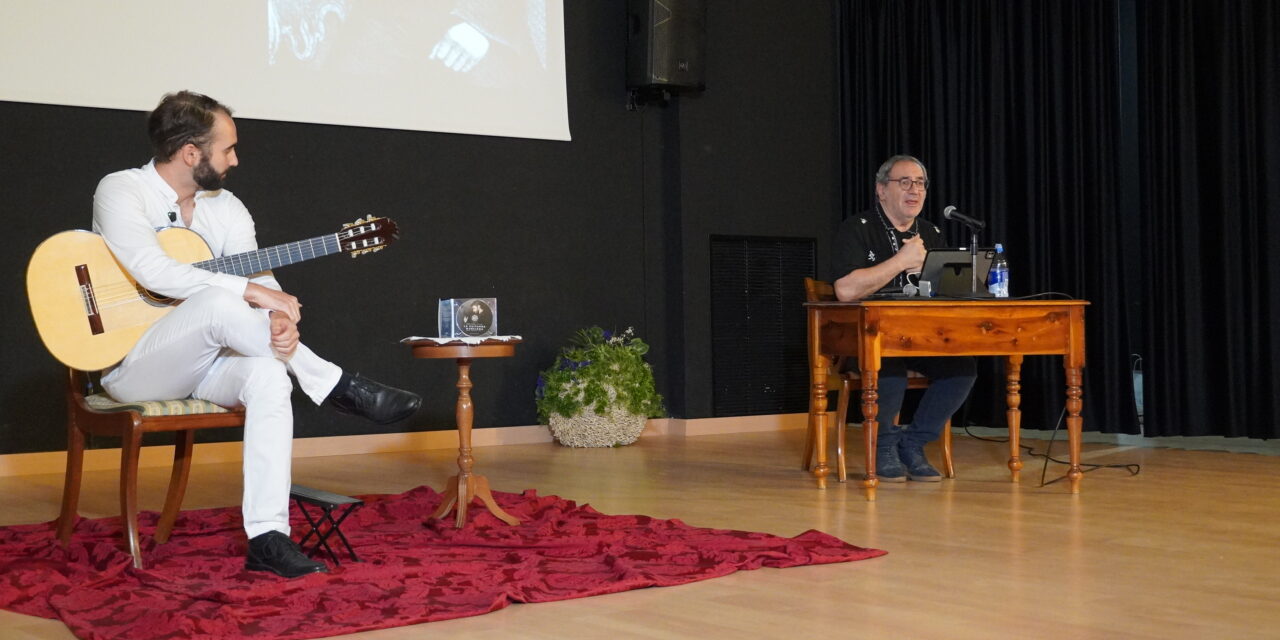 “‘La guitarra murciana’ es un disco de una entidad descomunal y de primer orden”