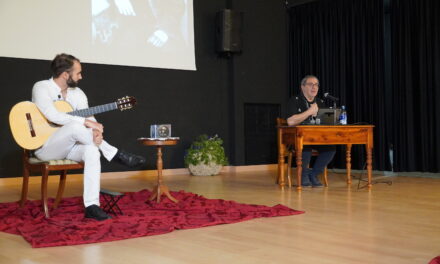 “‘La guitarra murciana’ es un disco de una entidad descomunal y de primer orden”