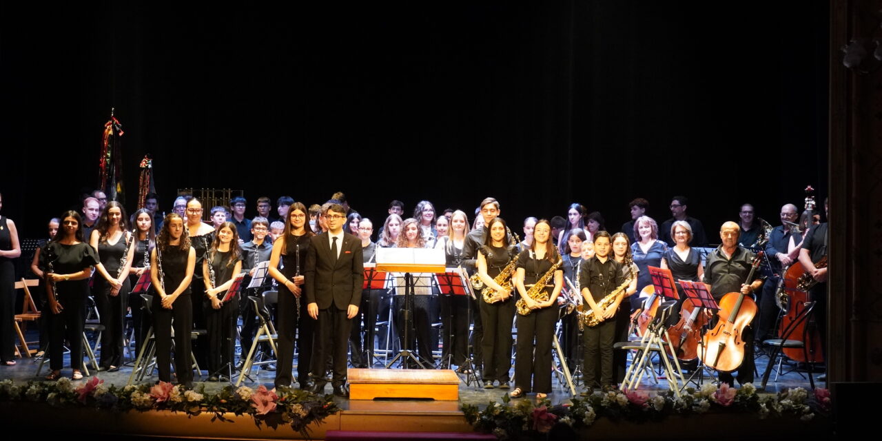 La AJAM conquista al público en su festival de bandas que reúne a la juvenil y titular