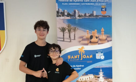 Jesús Tobarra iguala a los ajedrecistas del podio del V Torneo de San Juan de Alicante para sub-1800