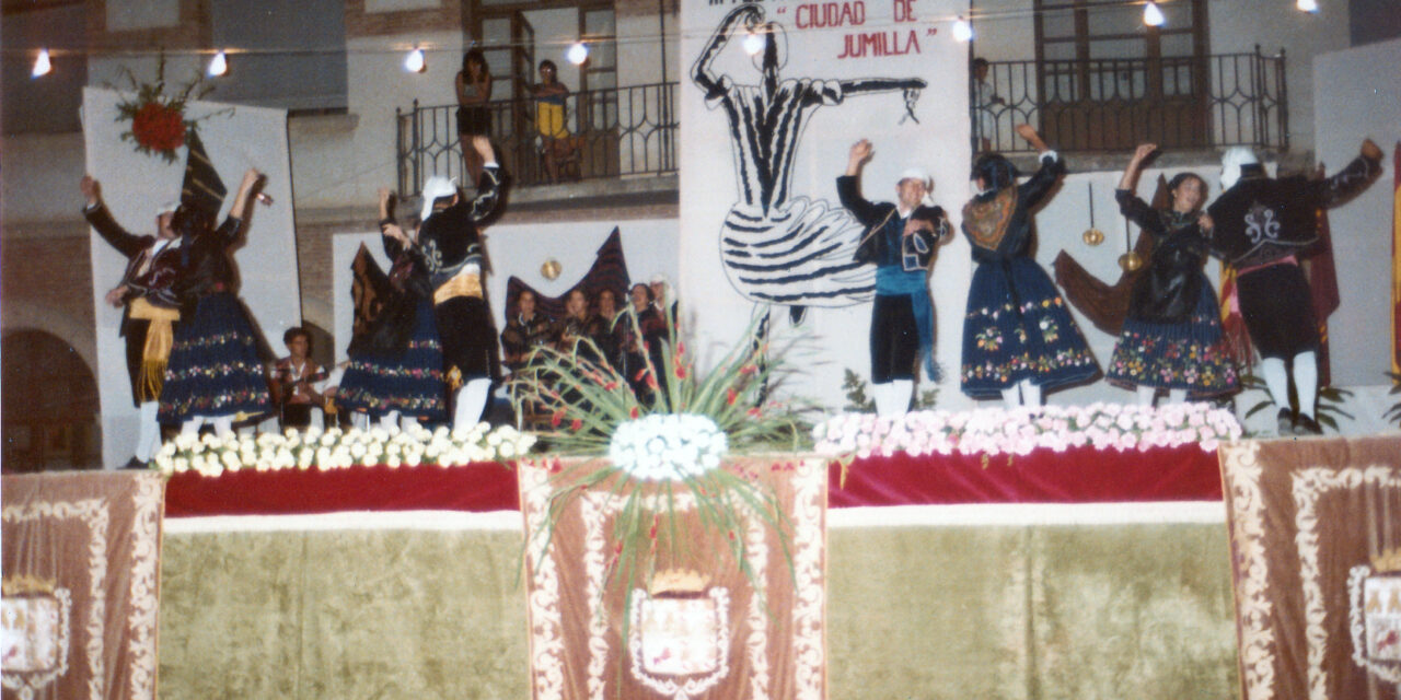 Una vuelta por la Feria. Capítulo 9. Un escenario para la tradición: así  creció el Festival Nacional de Folklore de Jumilla