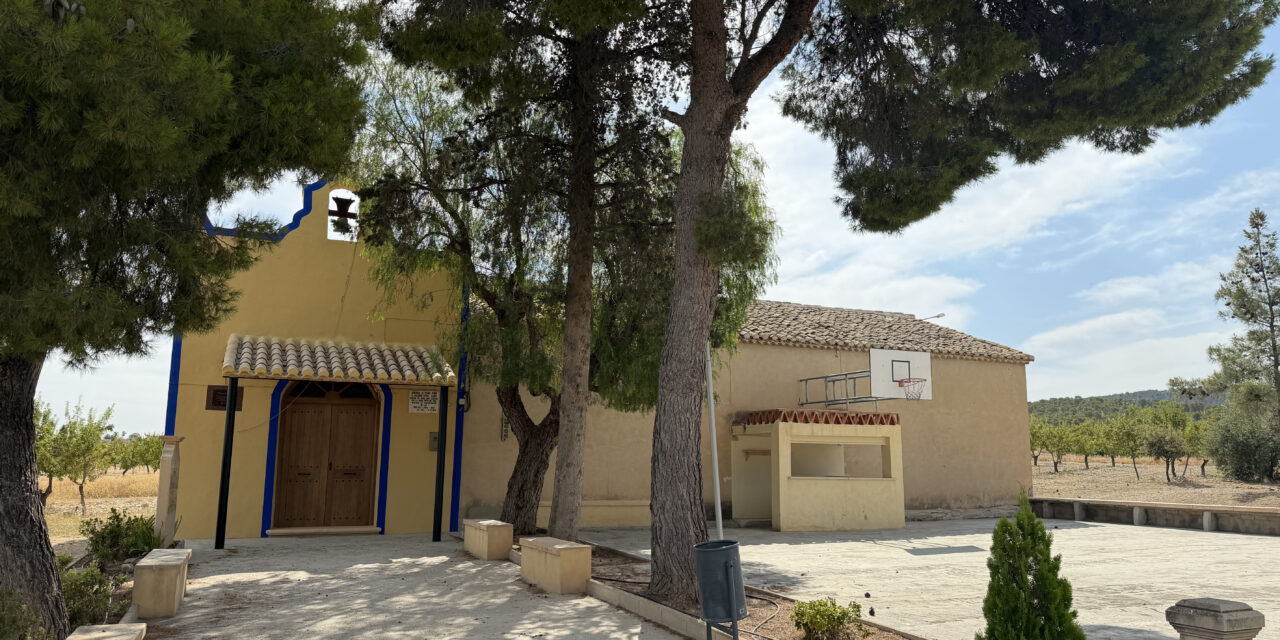 Finalizan las obras de acondicionamiento de la ermita y el centro social de La Raja