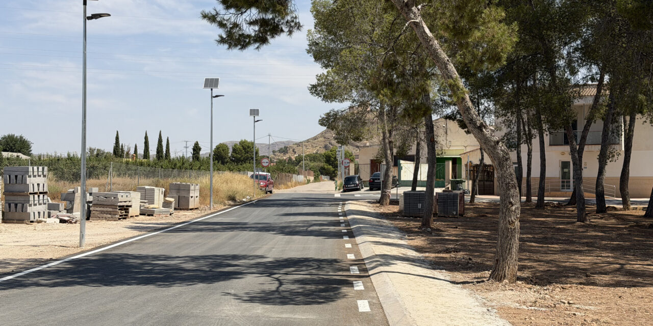 El Ayuntamiento mejora el firme e infraestructuras en varias zonas de La Estacada