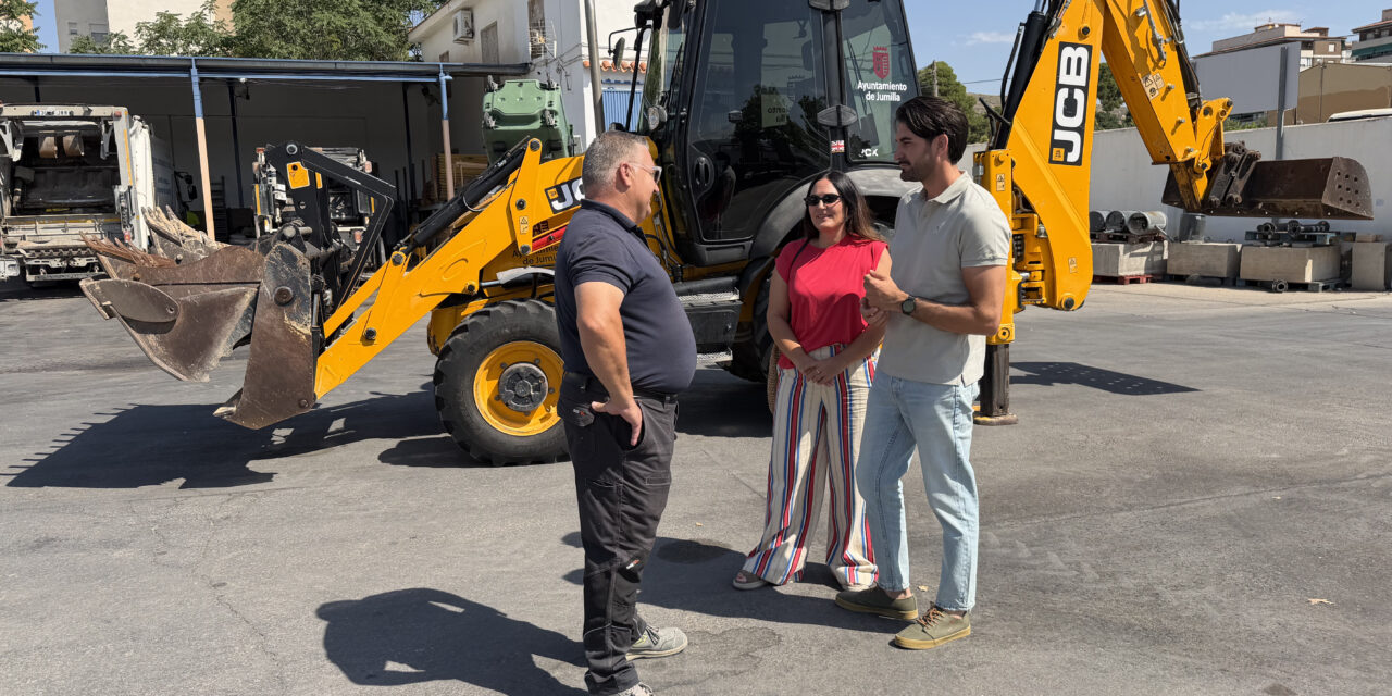 El Servicio de Caminos Rurales cuenta con una nueva retroexcavadora