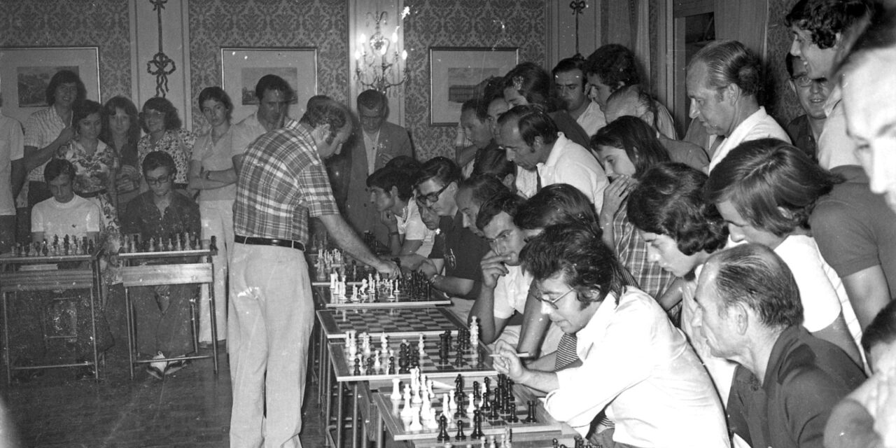Cuatro décadas de jaques, campeones y cantera: la historia del Ajedrez Coimbra