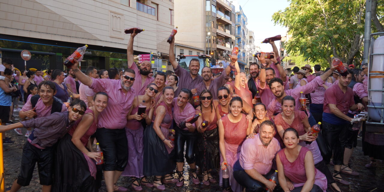 La Cabalgata del Vino mantiene su pulso con 10.000 personas activas participando (Galería de fotos)