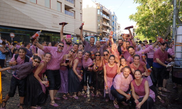 La Cabalgata del Vino mantiene su pulso con 10.000 personas activas participando (Galería de fotos)