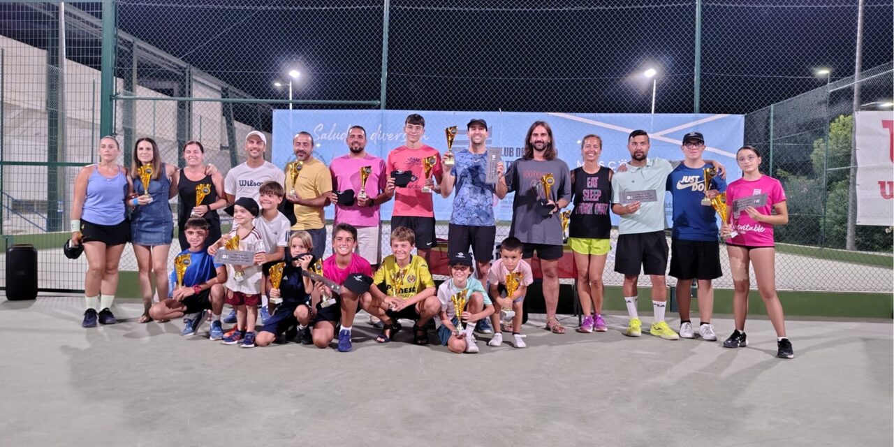 El Torneo de Tenis de Feria contó con 60 jugadores de Jumilla, Murcia, Abarán, Cieza y Alicante