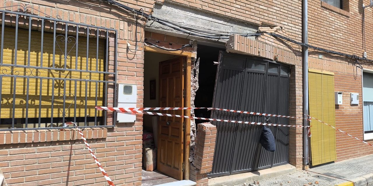 El incendio en una vivienda del Barrio de San Juan deja un hombre herido por quemaduras