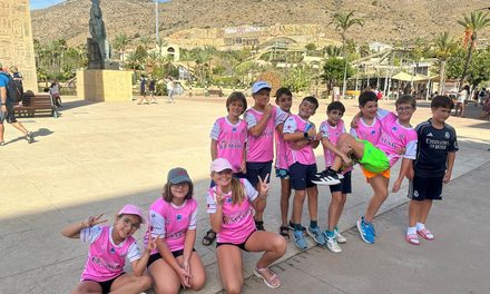 Los ganadores de la Liga Escolar de Balonmano disfrutan de Terra Mítica