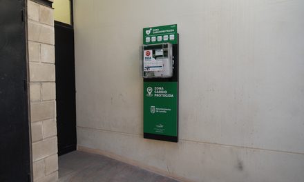 El Ayuntamiento ha instalado 30 desfibriladores externos semiautomáticos en distintos puntos de la ciudad y pedanías