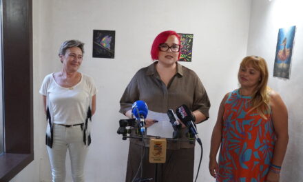La Casa del Artesano expone las obras de Iris Marín Moreno, “Mi caos a todo color”