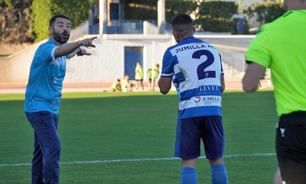 (3-1) El Jumilla ACF cambia el guion y firma su primera victoria