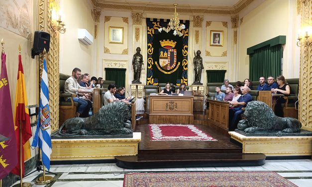 PP y Vox aprueban dos mociones sobre la “soberanía española y la situación de Ceuta”