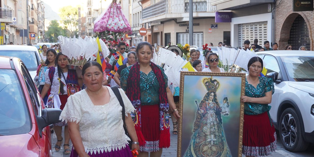 La Virgen del Cisne llena Jumilla de fe, color y de tradición ecuatoriana
