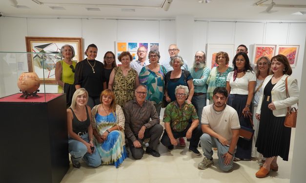 Veinte artistas interpretan, a través de sus trabajos, una vasija prehistórica