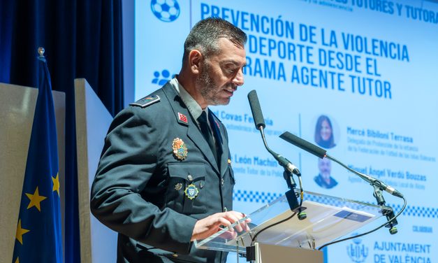 Pascual David Muñoz conduce el Congreso Nacional de Agentes Tutores en Valencia