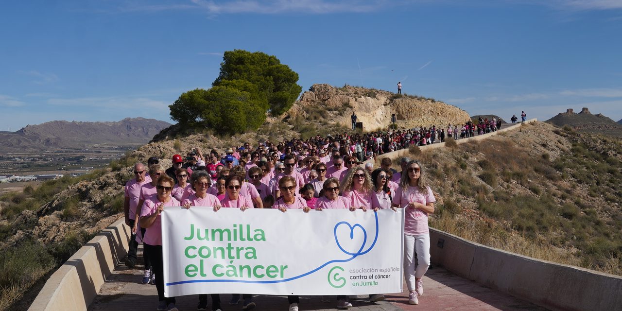 Con deporte y baile terminan los actos del Día del Cáncer de Mama