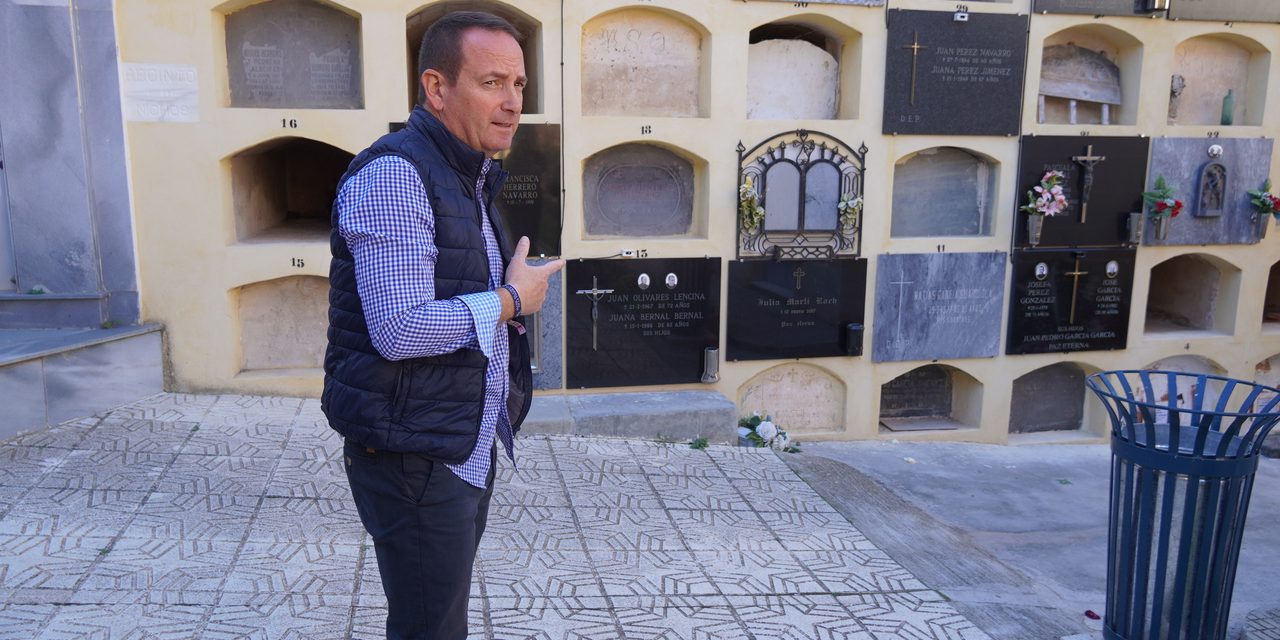 El cementerio se pone a punto y amplía su horario por Todos los Santos