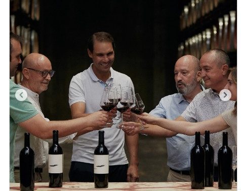 Rafa Nadal visita Bodegas Juan Gil tras lanzar su recién creado vino ‘El tenista’